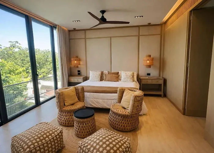 Corasol Villa, 4 King Suites And Private Pool Villa *