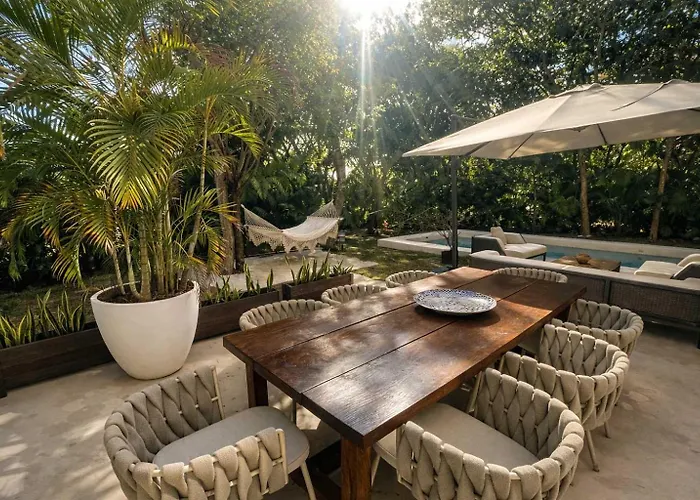 Corasol Villa, 4 King Suites And Private Pool Villa
